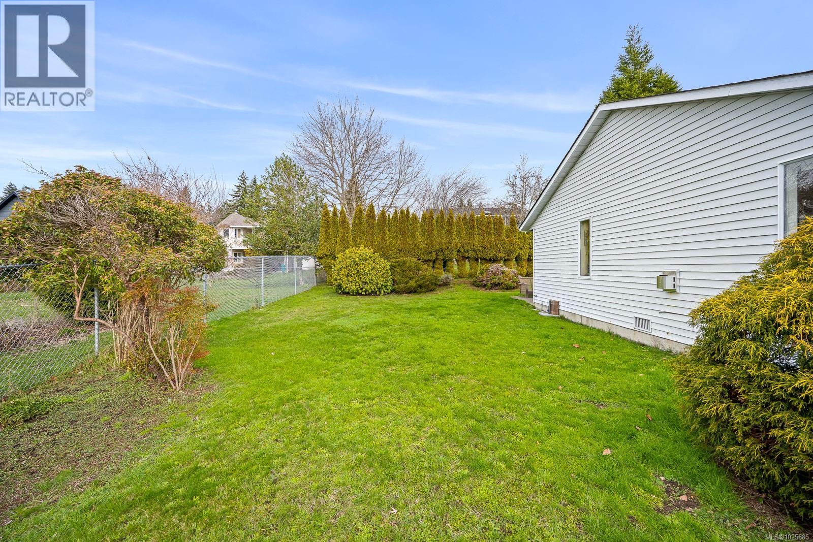 1594 Arbutus Ave, Comox, British Columbia  V9M 2T6 - Photo 15 - 1025685