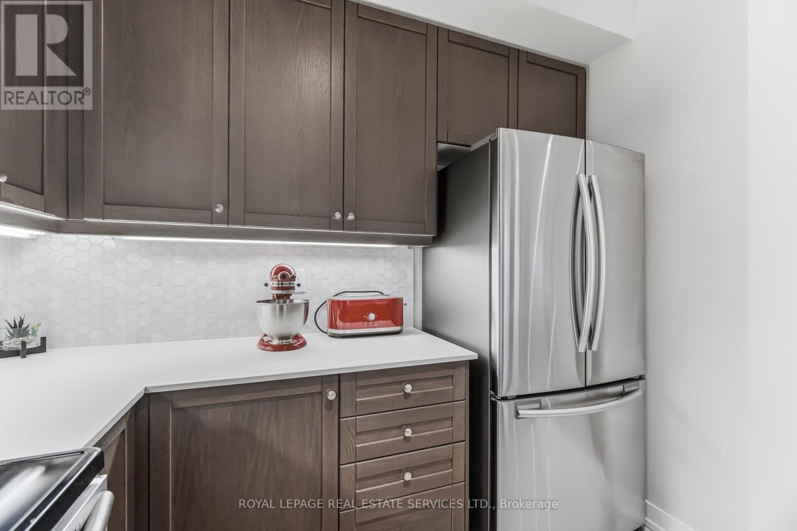 402 - 8 Drummond Street, Toronto, Ontario  M8V 1Y8 - Photo 6 - W12783914