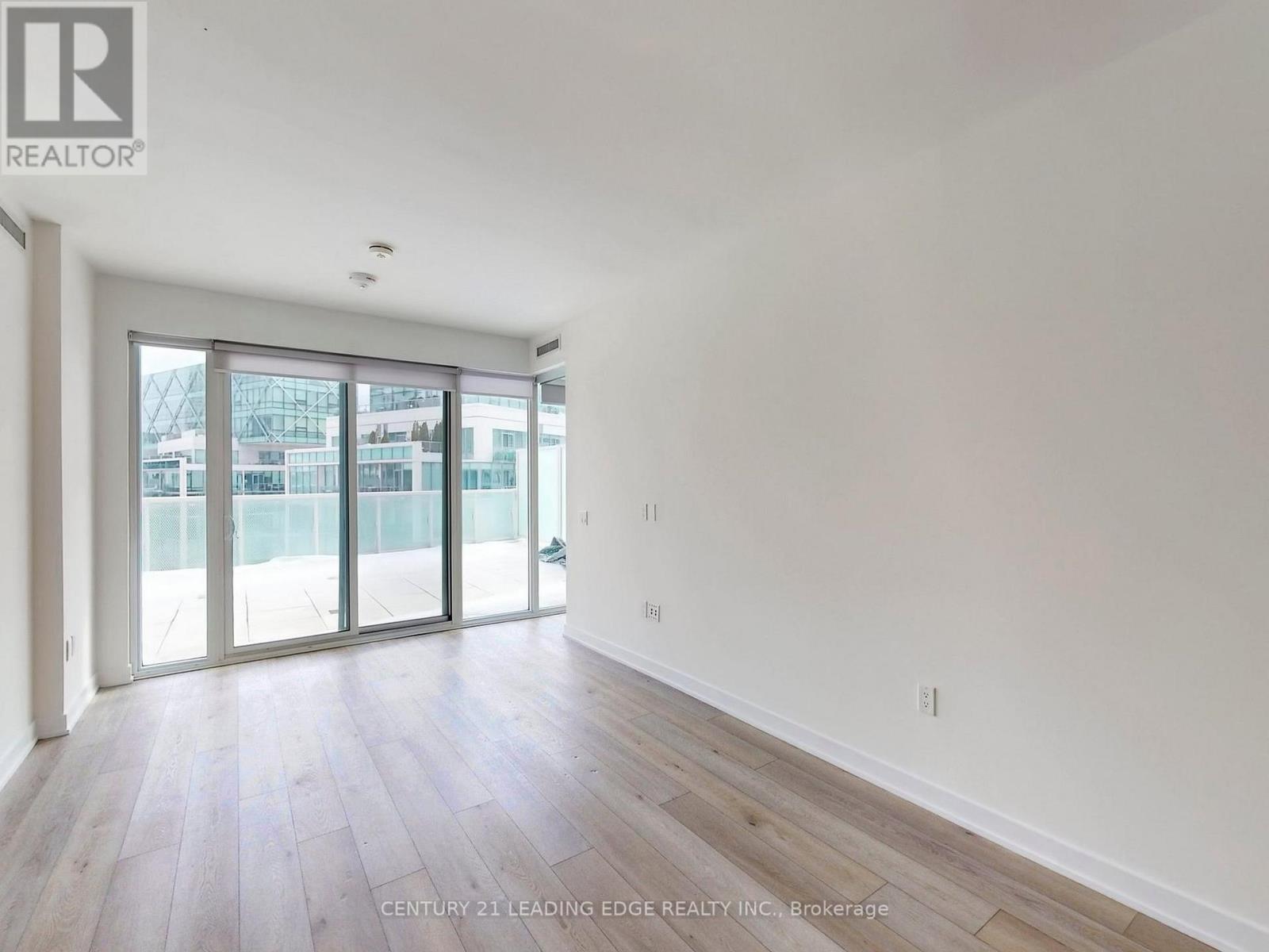 1002 - 15 Queens Quay E, Toronto, Ontario  M5E 0C5 - Photo 3 - C12786570