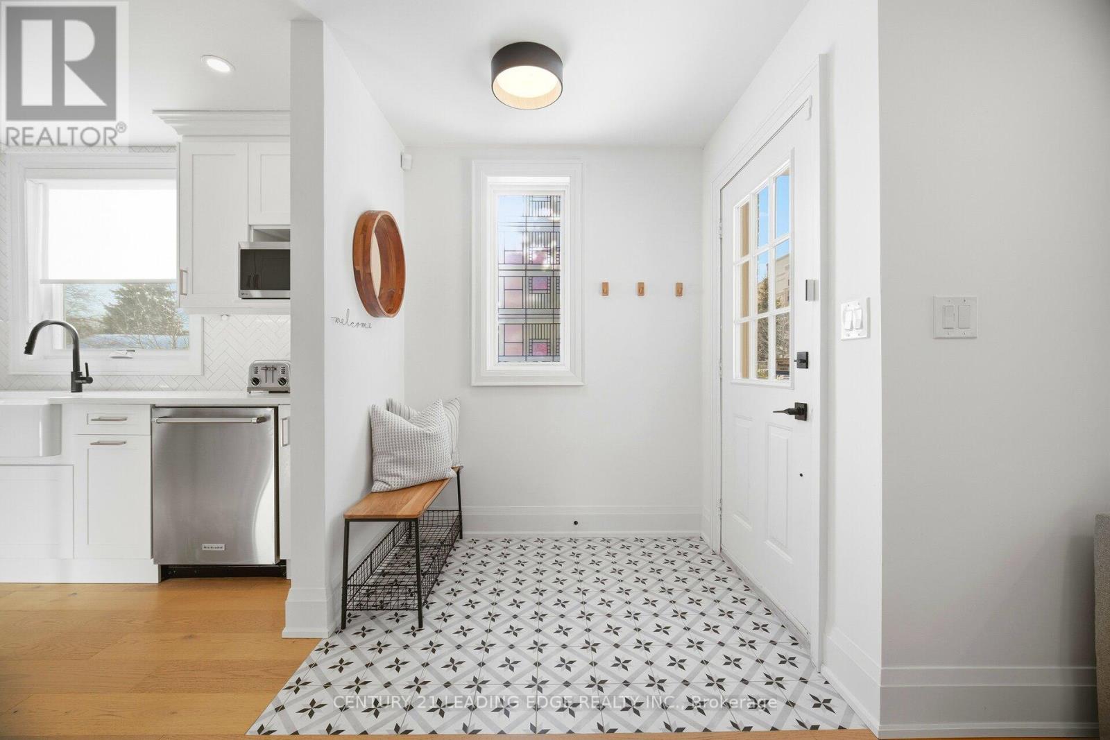 979 Kingsway Drive, Burlington, Ontario  L7T 3J1 - Photo 4 - W12787922