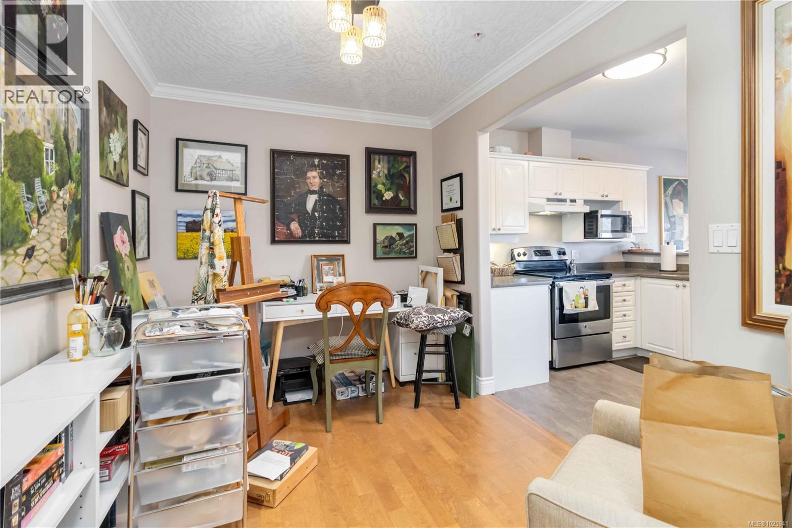 305 405 Quebec St, Victoria, British Columbia  V8V 4Z2 - Photo 13 - 1025941