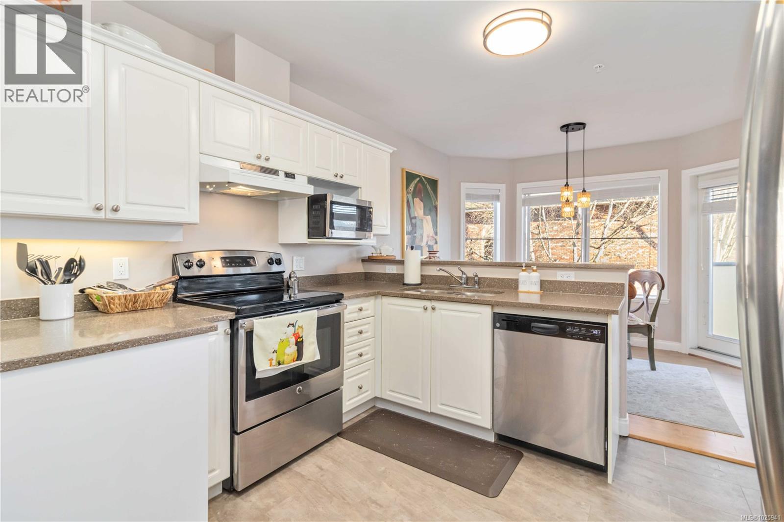 305 405 Quebec St, Victoria, British Columbia  V8V 4Z2 - Photo 9 - 1025941