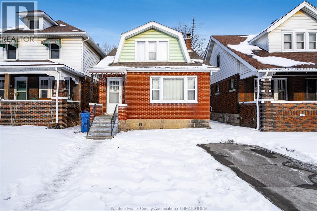 360 Rankin, Windsor, Ontario  N9B 2R7 - Photo 1 - 26003242