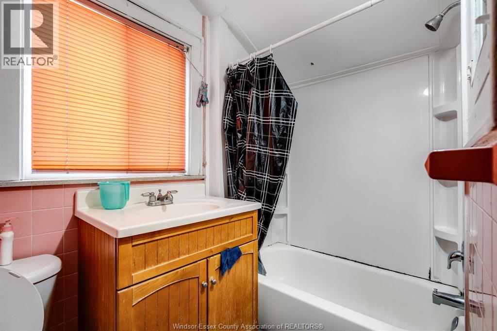 360 Rankin, Windsor, Ontario  N9B 2R7 - Photo 13 - 26003242
