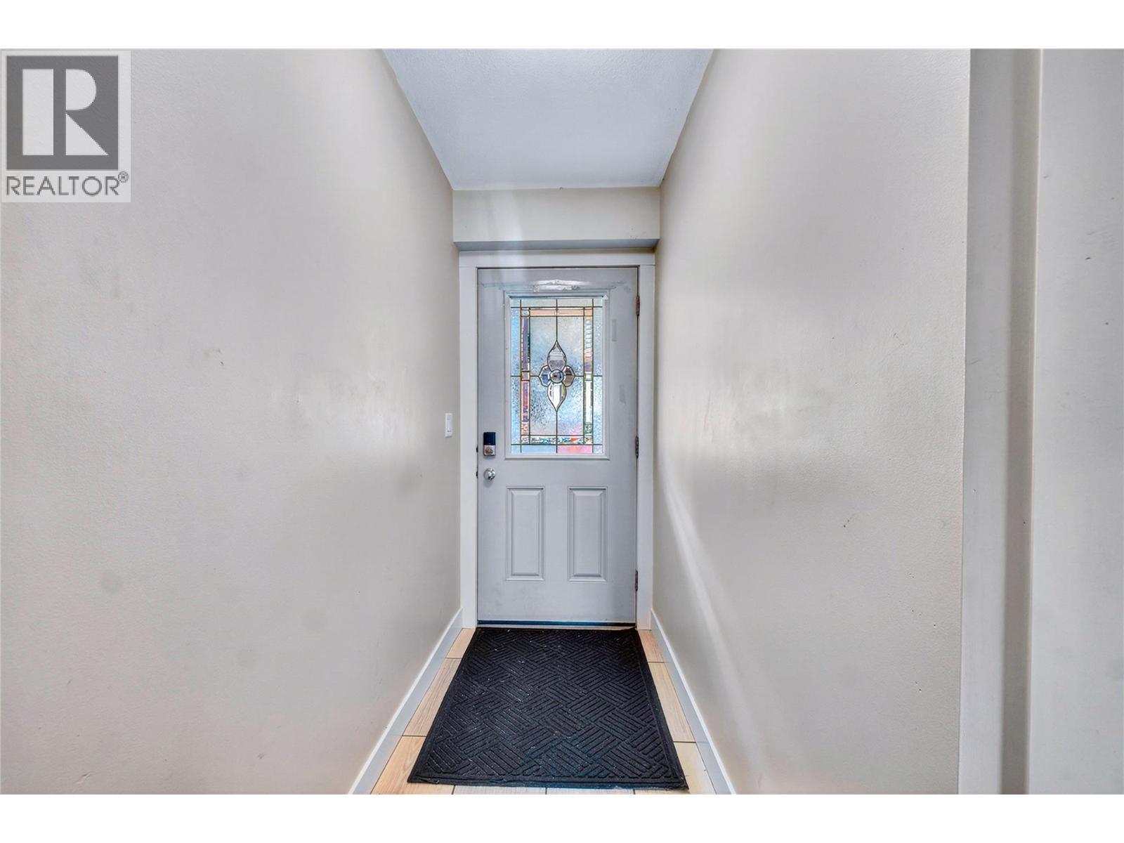 1449 1st Avenue Ne Unit# 403, Salmon Arm, British Columbia V1E 0C4 - Photo 6 - 10375796