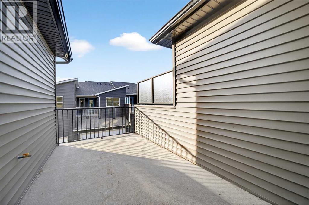 1055 Bayview Crescent Sw, Airdrie, Alberta  T4B 5N8 - Photo 33 - A2284926