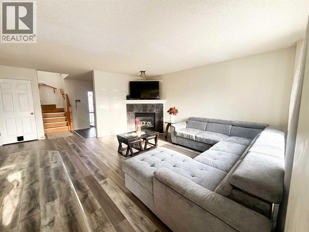 531 Stonegate Road Nw, Airdrie, Alberta  T4B 2Z9 - Photo 6 - A2286037