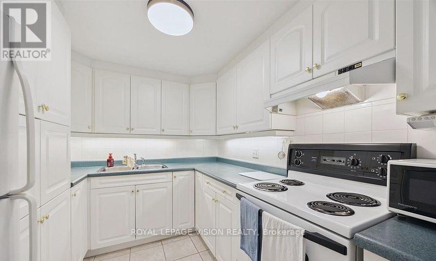 123 Ravenscroft Road, Ajax, Ontario  L1T 1X3 - Photo 2 - E12788214