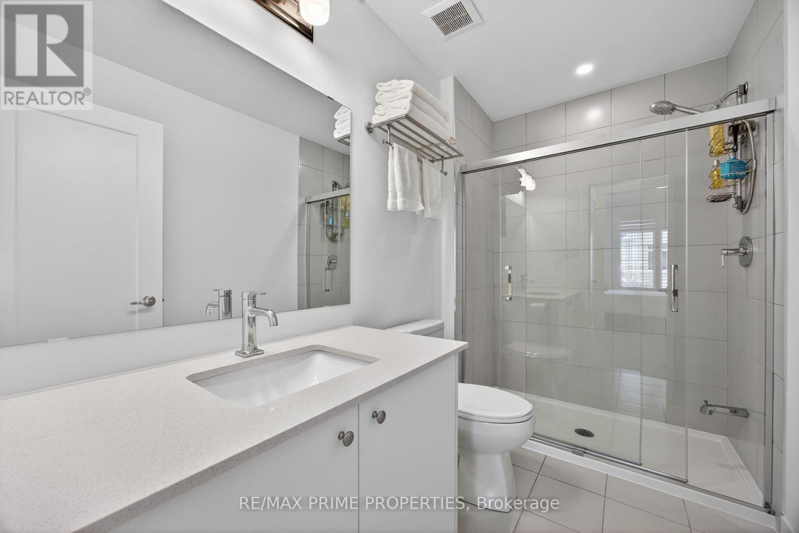 106 Lyall Stokes Circle, East Gwillimbury (Mt Albert), Ontario  L0G 1M0 - Photo 34 - N12788124