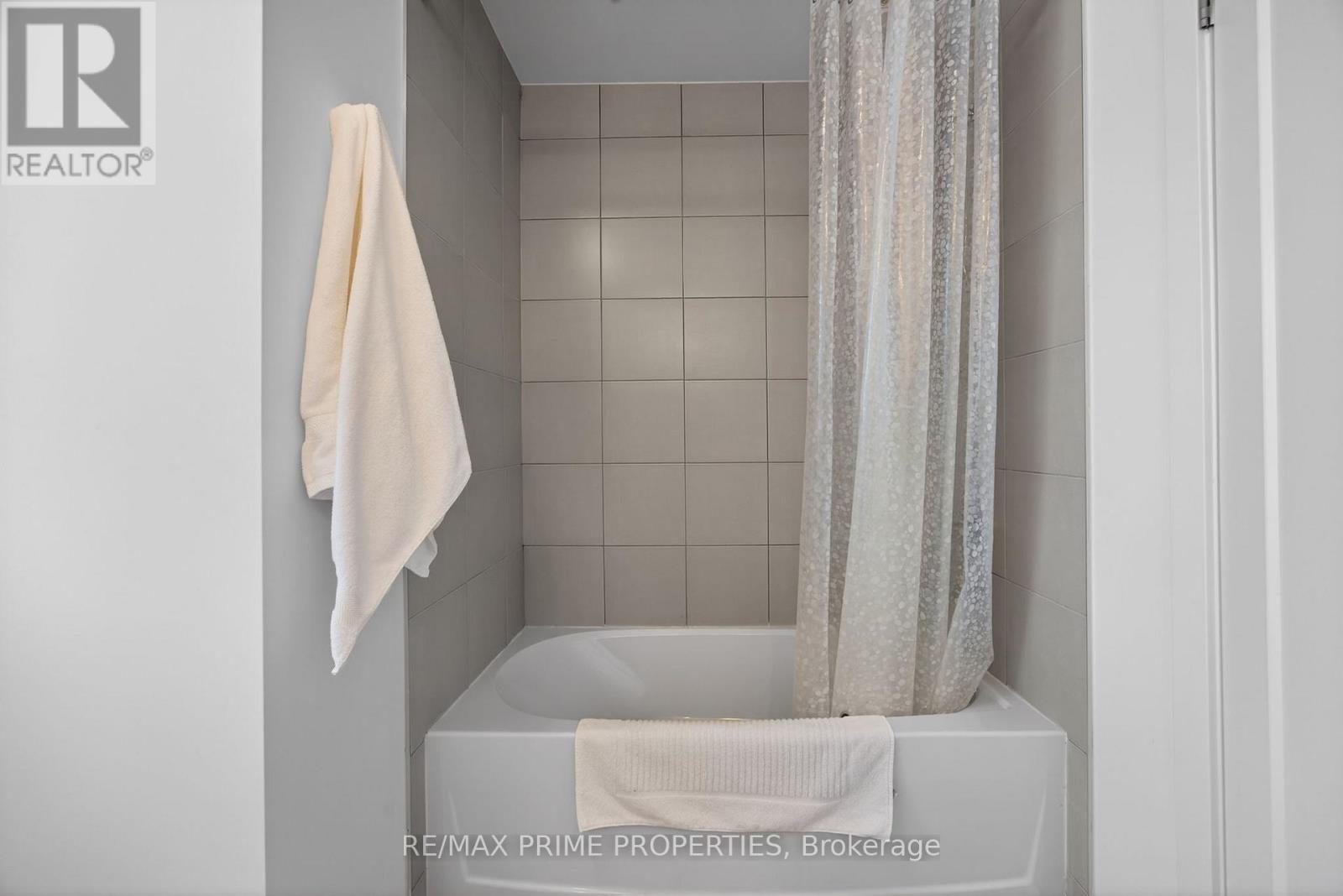 106 Lyall Stokes Circle, East Gwillimbury (Mt Albert), Ontario  L0G 1M0 - Photo 39 - N12788124