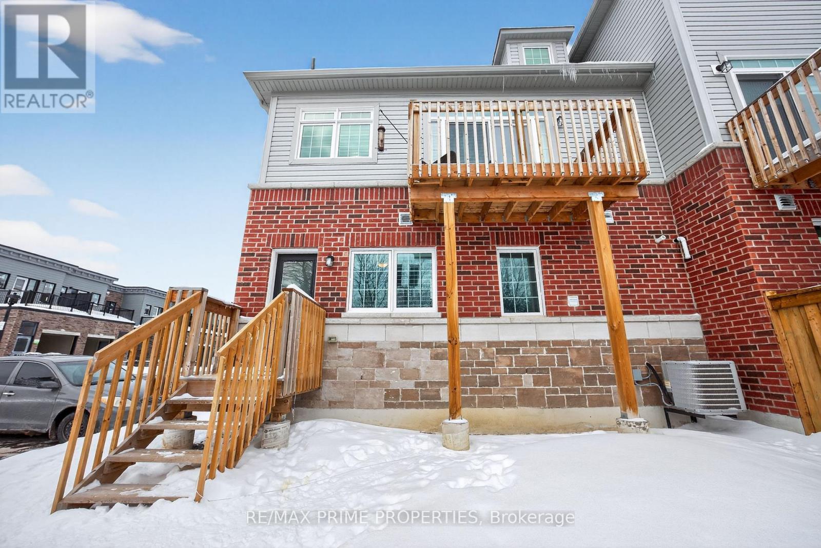 106 Lyall Stokes Circle, East Gwillimbury (Mt Albert), Ontario  L0G 1M0 - Photo 8 - N12788124