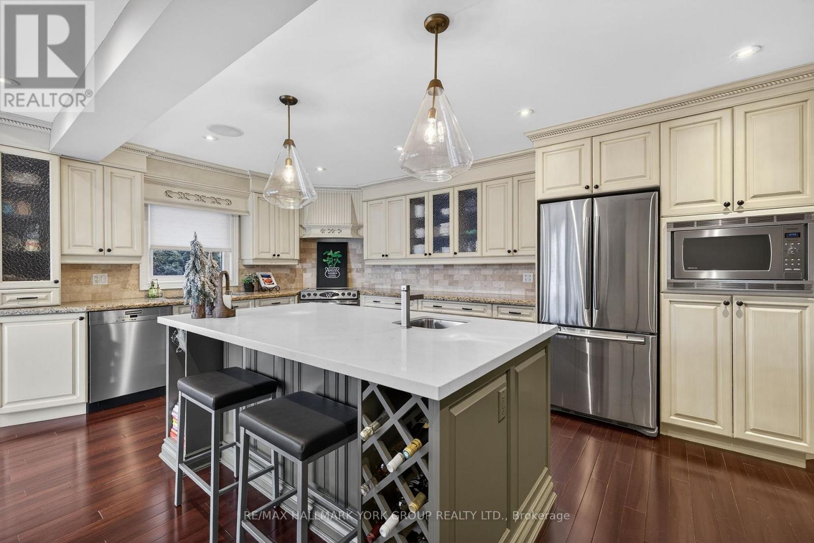 82 Fairway Drive, Aurora, Ontario  L4G 2H4 - Photo 16 - N12788184