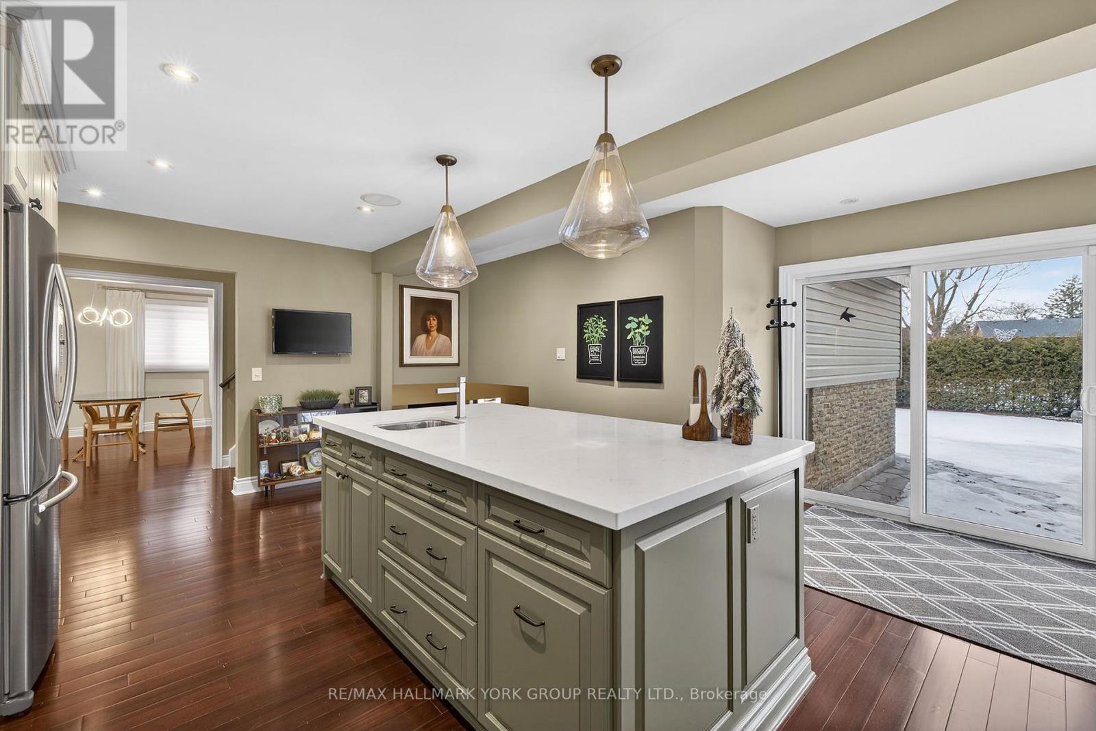 82 Fairway Drive, Aurora, Ontario  L4G 2H4 - Photo 20 - N12788184