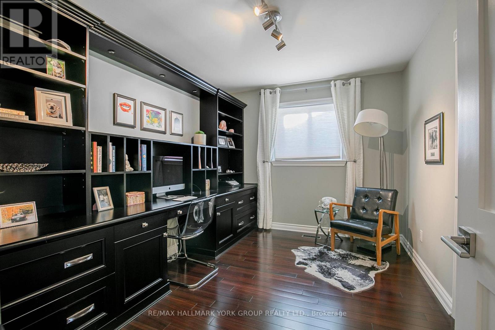 82 Fairway Drive, Aurora, Ontario  L4G 2H4 - Photo 22 - N12788184