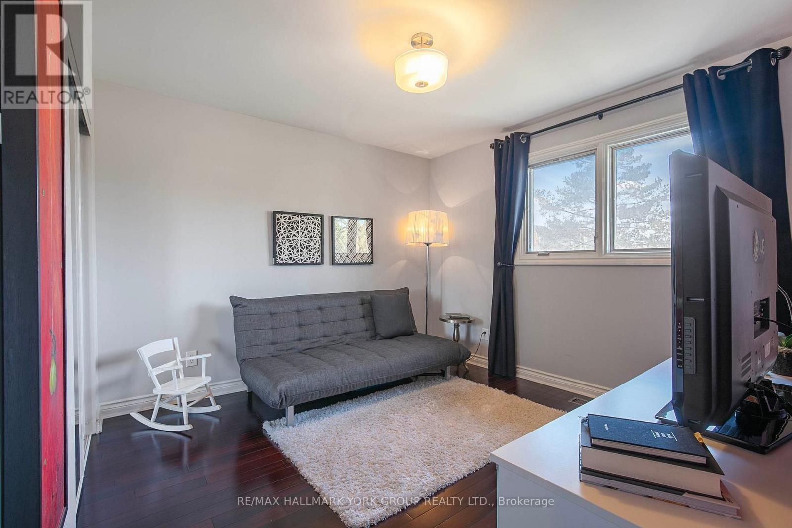 82 Fairway Drive, Aurora, Ontario  L4G 2H4 - Photo 23 - N12788184