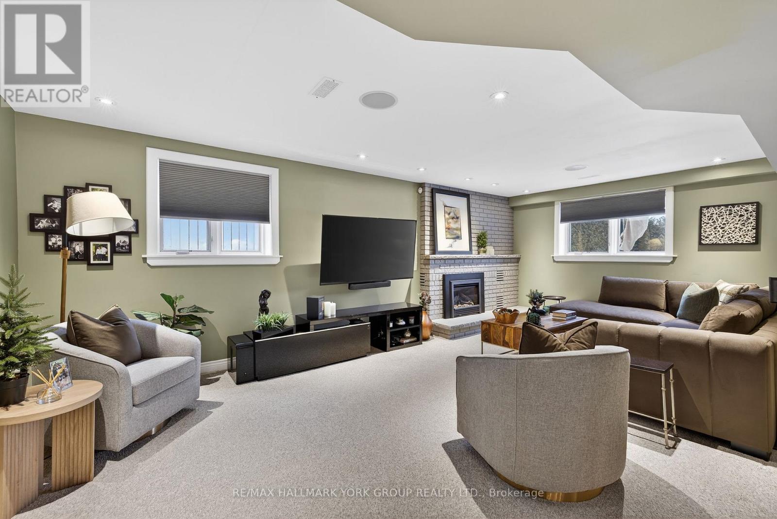 82 Fairway Drive, Aurora, Ontario  L4G 2H4 - Photo 29 - N12788184