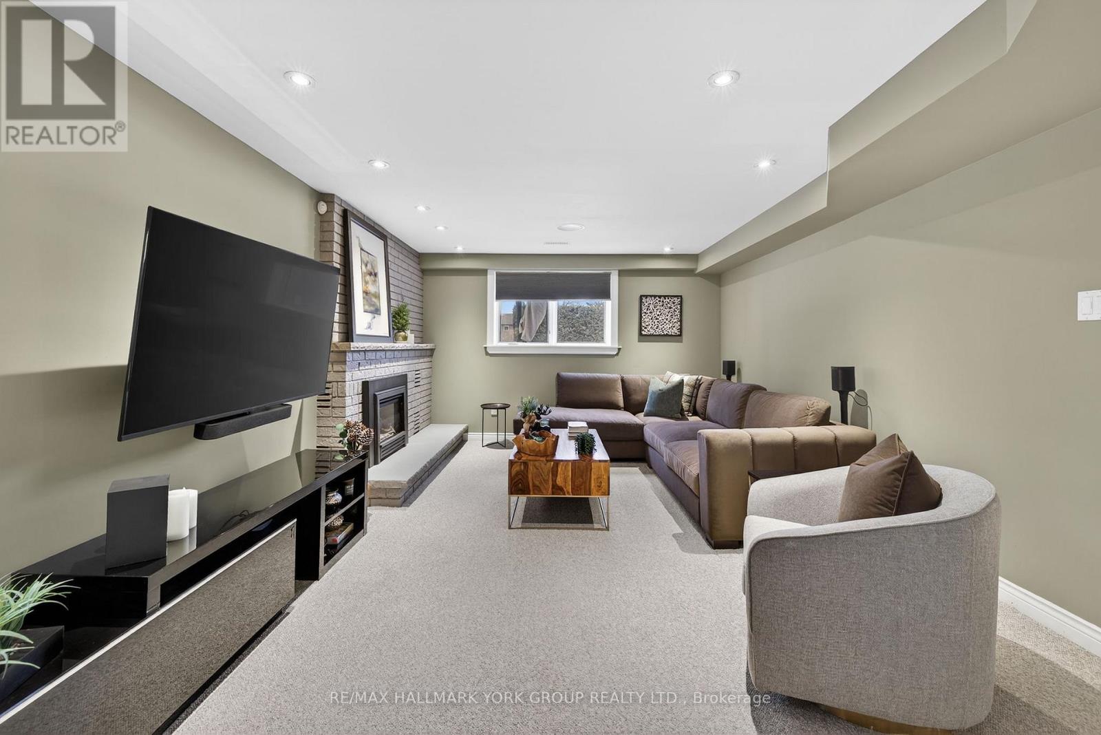 82 Fairway Drive, Aurora, Ontario  L4G 2H4 - Photo 31 - N12788184