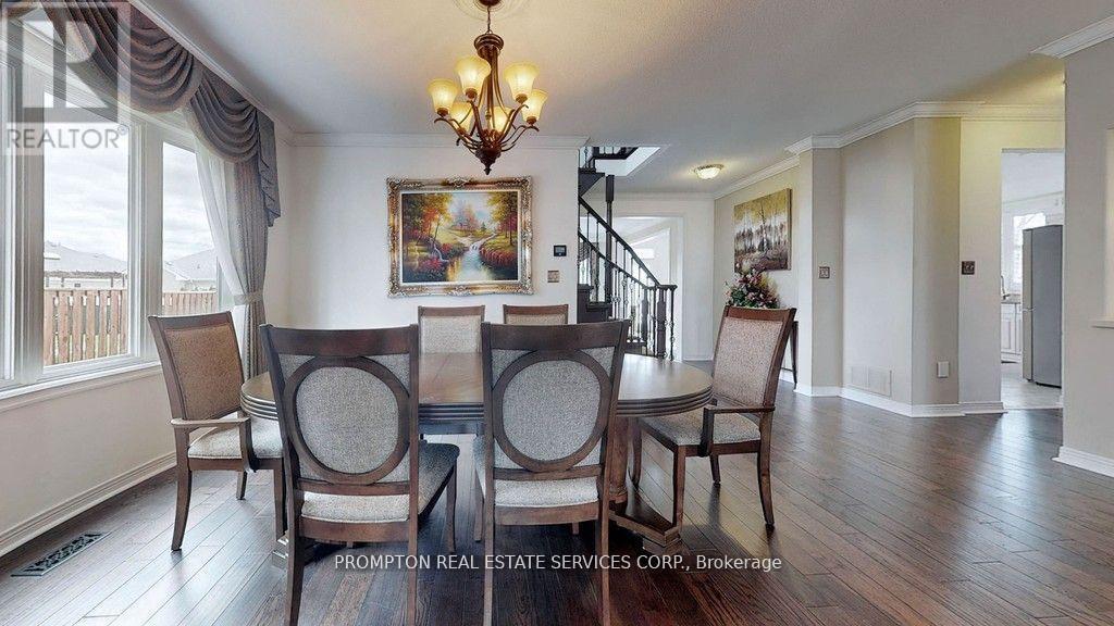 18 Bridleford Court, Markham, Ontario  L3P 7Z2 - Photo 7 - N12788248