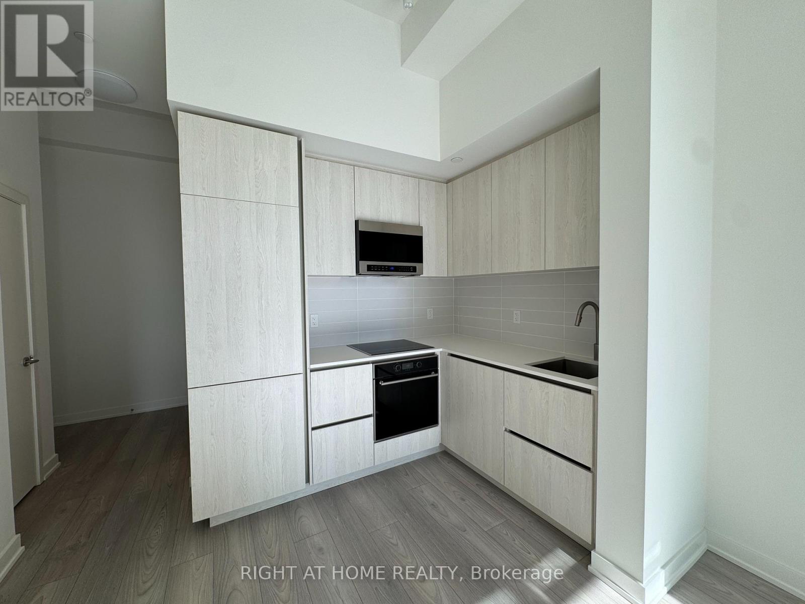 901S - 110 BROADWAY AVENUE, Toronto, Ontario