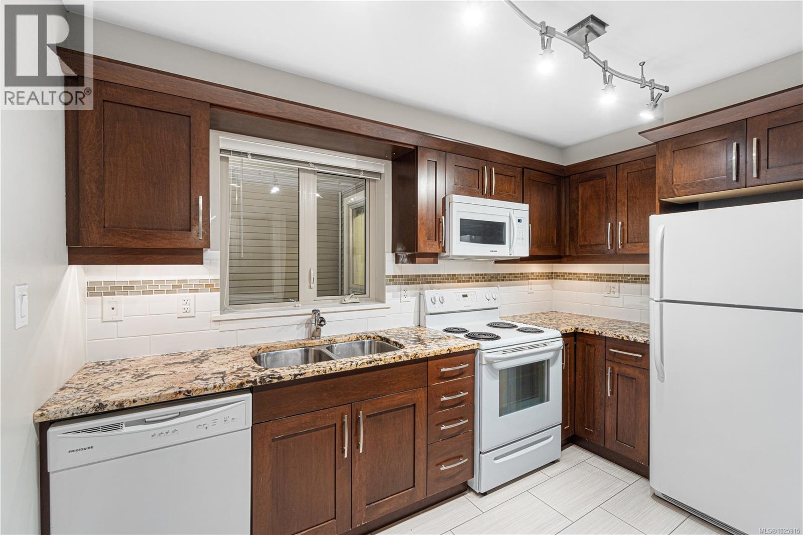 307 5670 Edgewater Lane, Nanaimo, British Columbia  V9T 6K1 - Photo 8 - 1025915