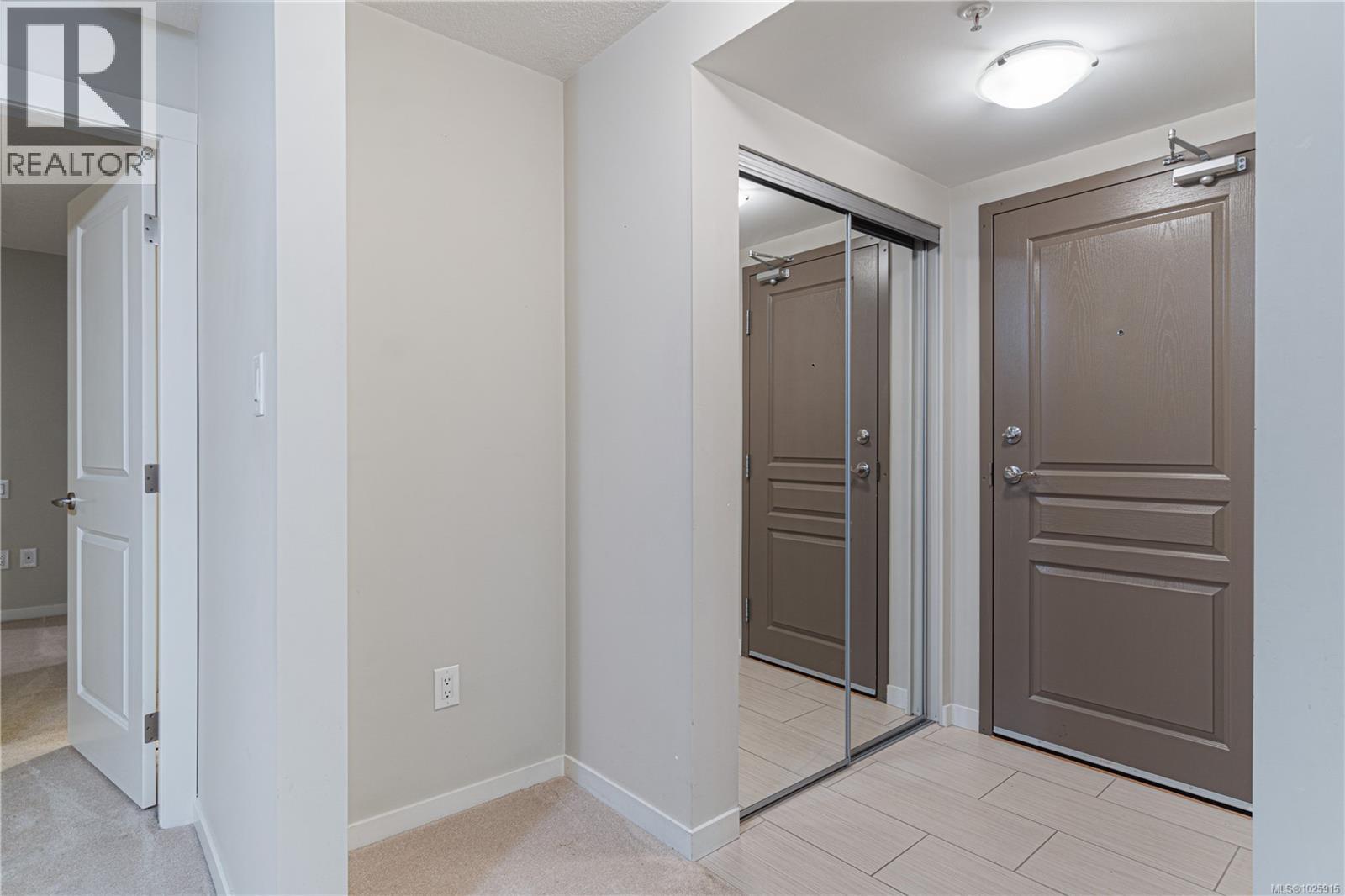 307 5670 Edgewater Lane, Nanaimo, British Columbia  V9T 6K1 - Photo 6 - 1025915