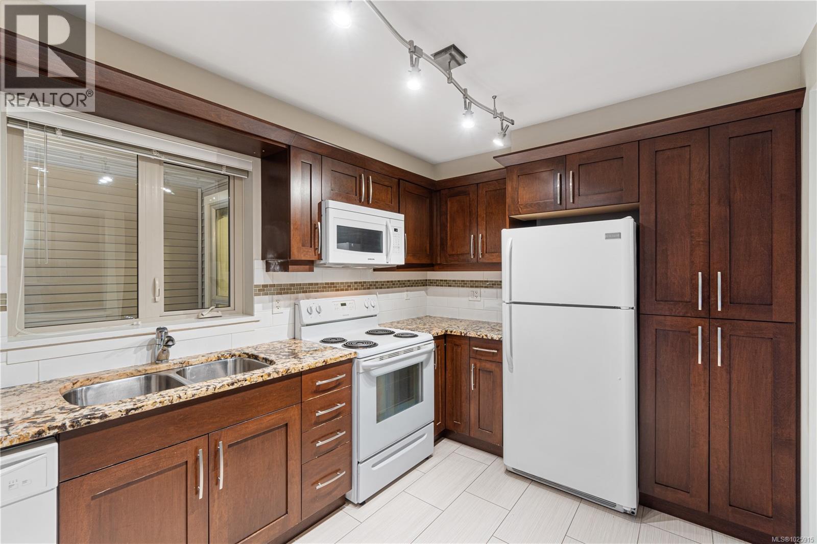 307 5670 Edgewater Lane, Nanaimo, British Columbia  V9T 6K1 - Photo 7 - 1025915