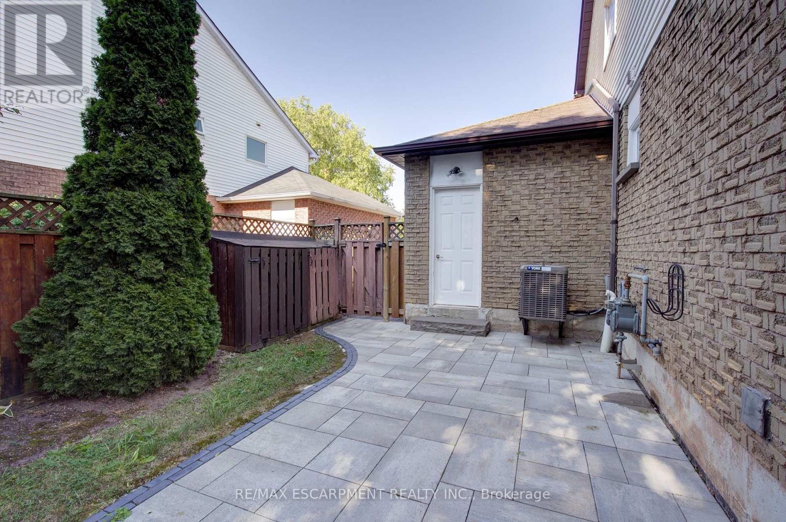 214 Ross Lane, Oakville, Ontario  L6H 5K5 - Photo 44 - W12721634