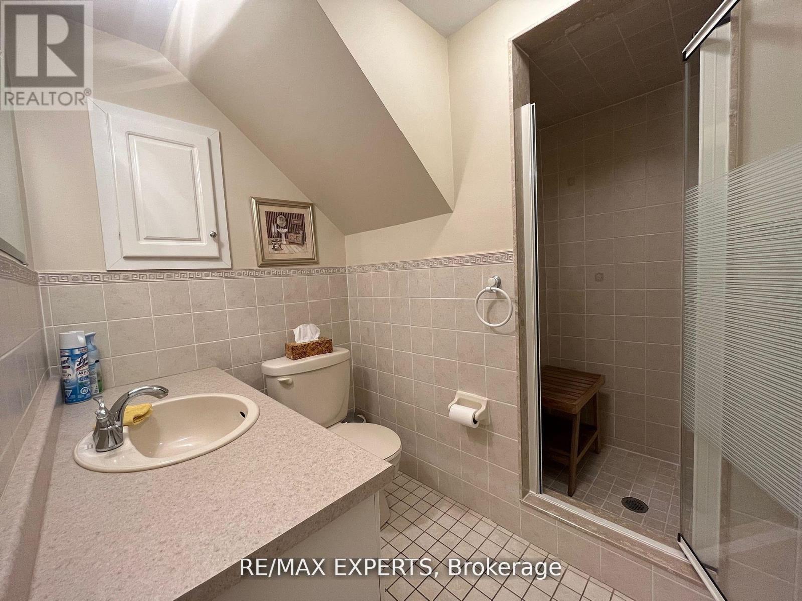 12 Blue Haven Crescent, Toronto, Ontario  M9M 1W5 - Photo 6 - W12788080