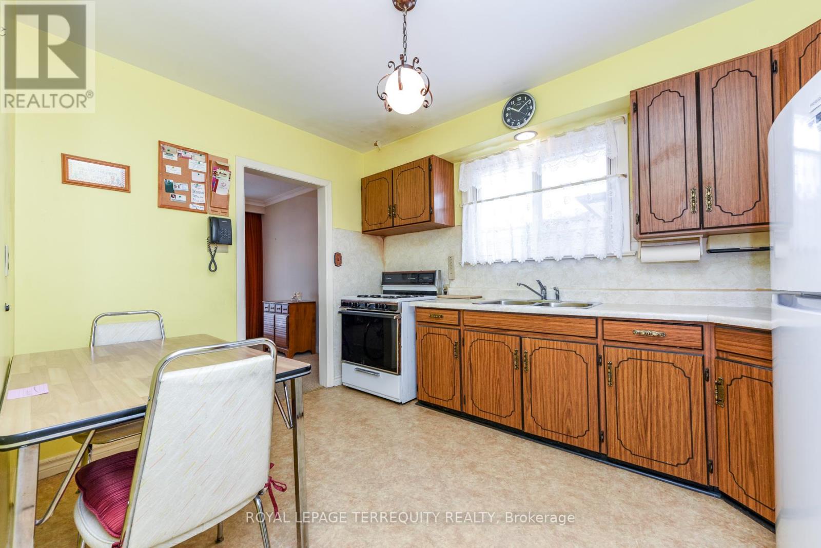 55 Watercliffe Road, Toronto, Ontario  M9W 4E9 - Photo 20 - W12788098