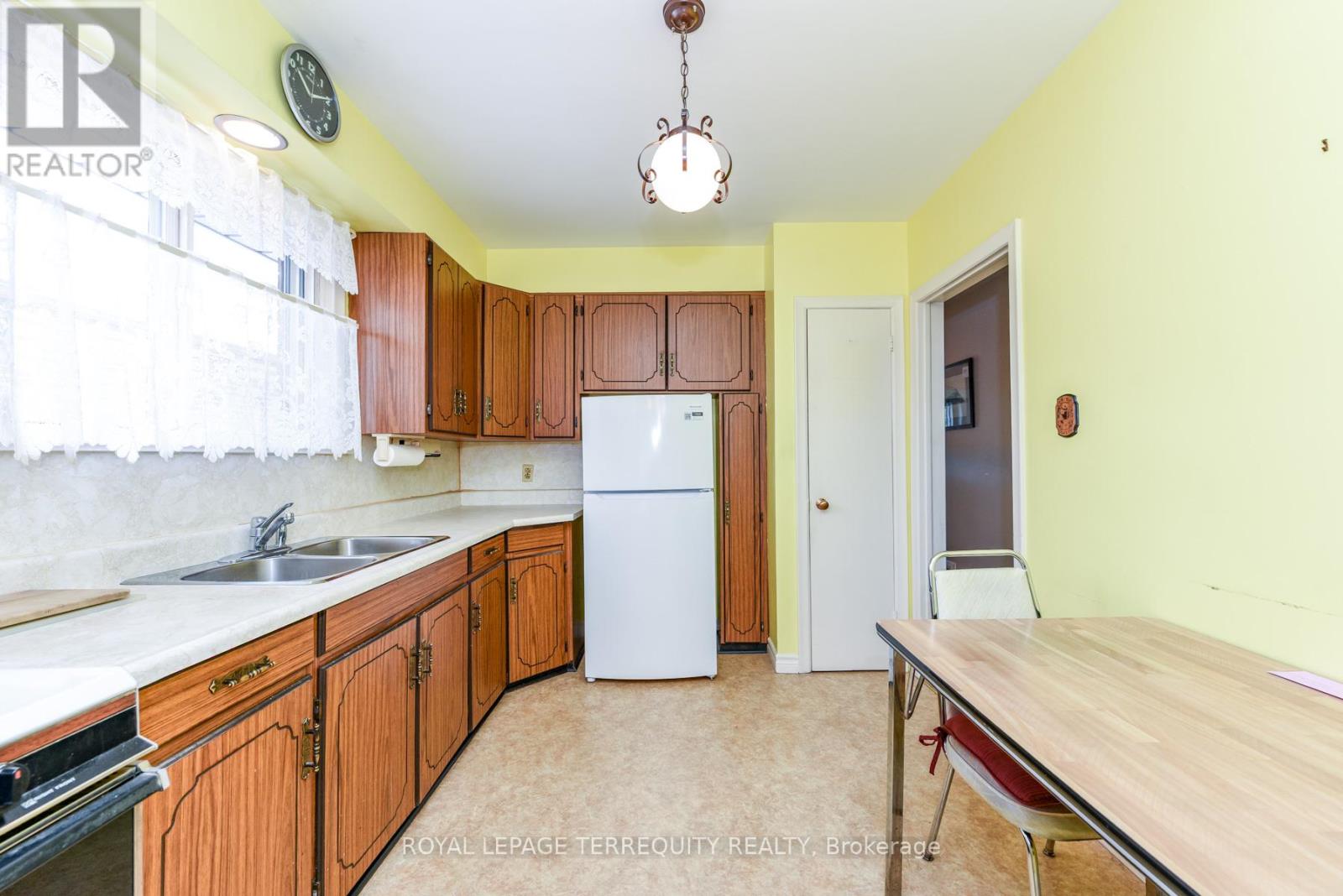 55 Watercliffe Road, Toronto, Ontario  M9W 4E9 - Photo 22 - W12788098