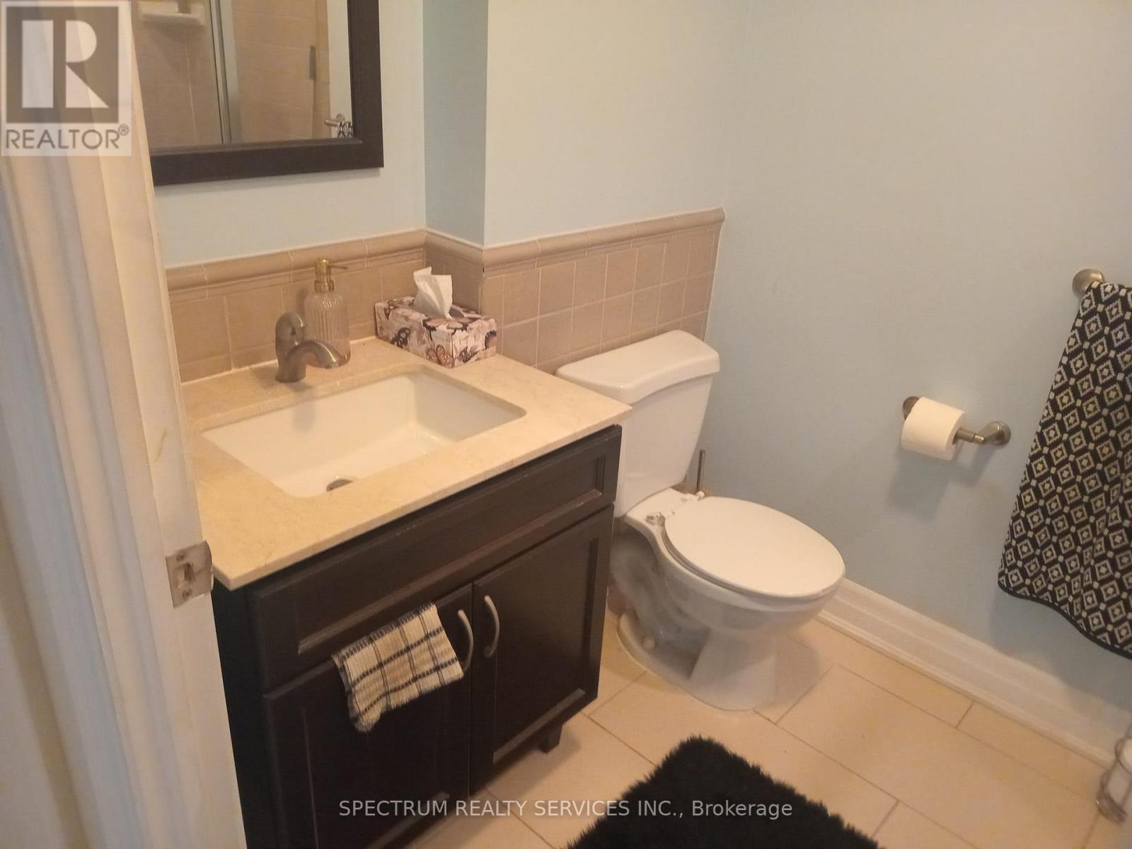 608 - 100 John Street, Brampton, Ontario  L6W 0A8 - Photo 16 - W12788134