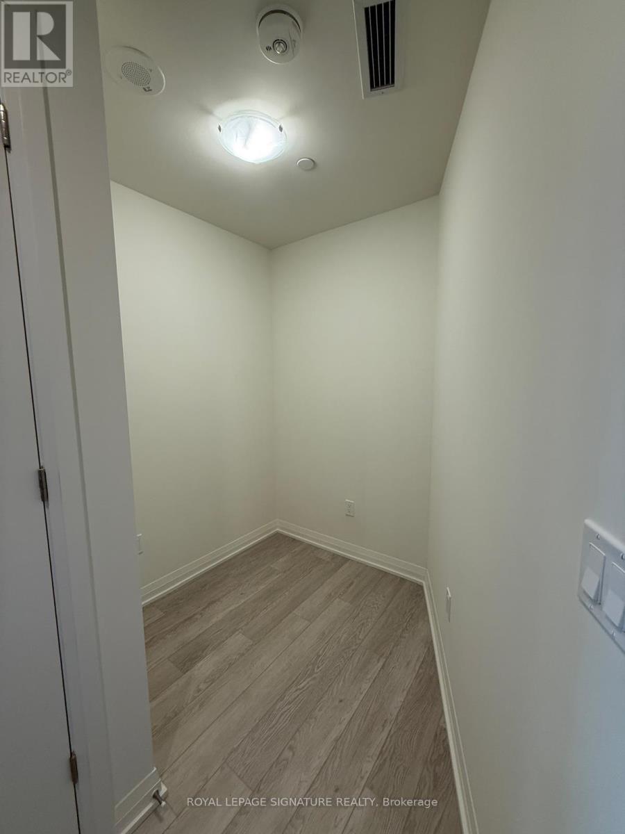 420 - 3006 William Cutmore Boulevard, Oakville, Ontario  L6H 8A4 - Photo 4 - W12788146