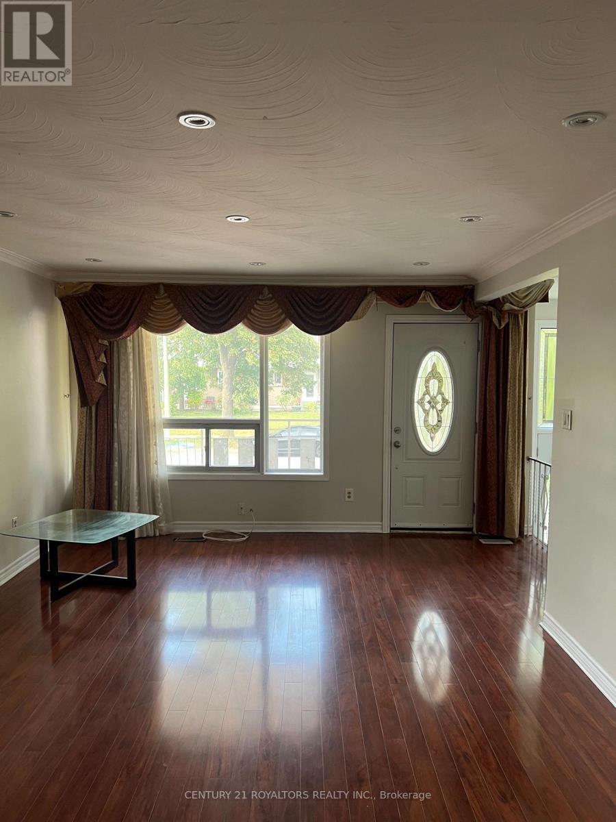 7242 Sills Road, Mississauga, Ontario  L4T 2K1 - Photo 8 - W12788186