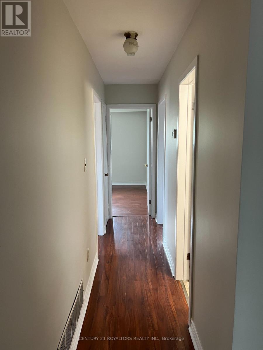 7242 Sills Road, Mississauga, Ontario  L4T 2K1 - Photo 9 - W12788186