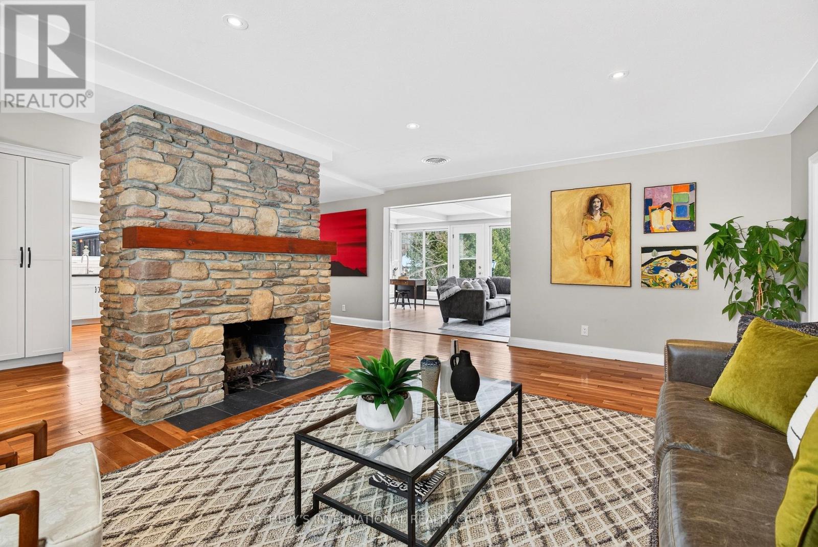 582 Cedar Avenue, Burlington, Ontario  L7T 2R2 - Photo 11 - W12788208