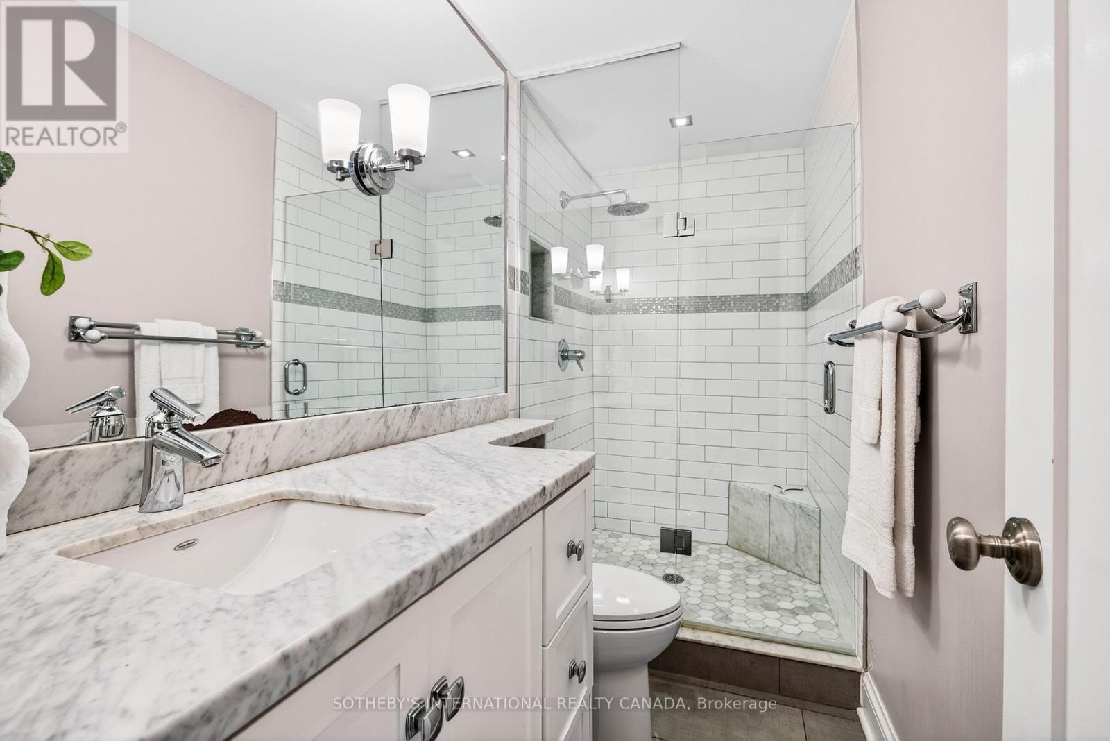 582 Cedar Avenue, Burlington, Ontario  L7T 2R2 - Photo 16 - W12788208