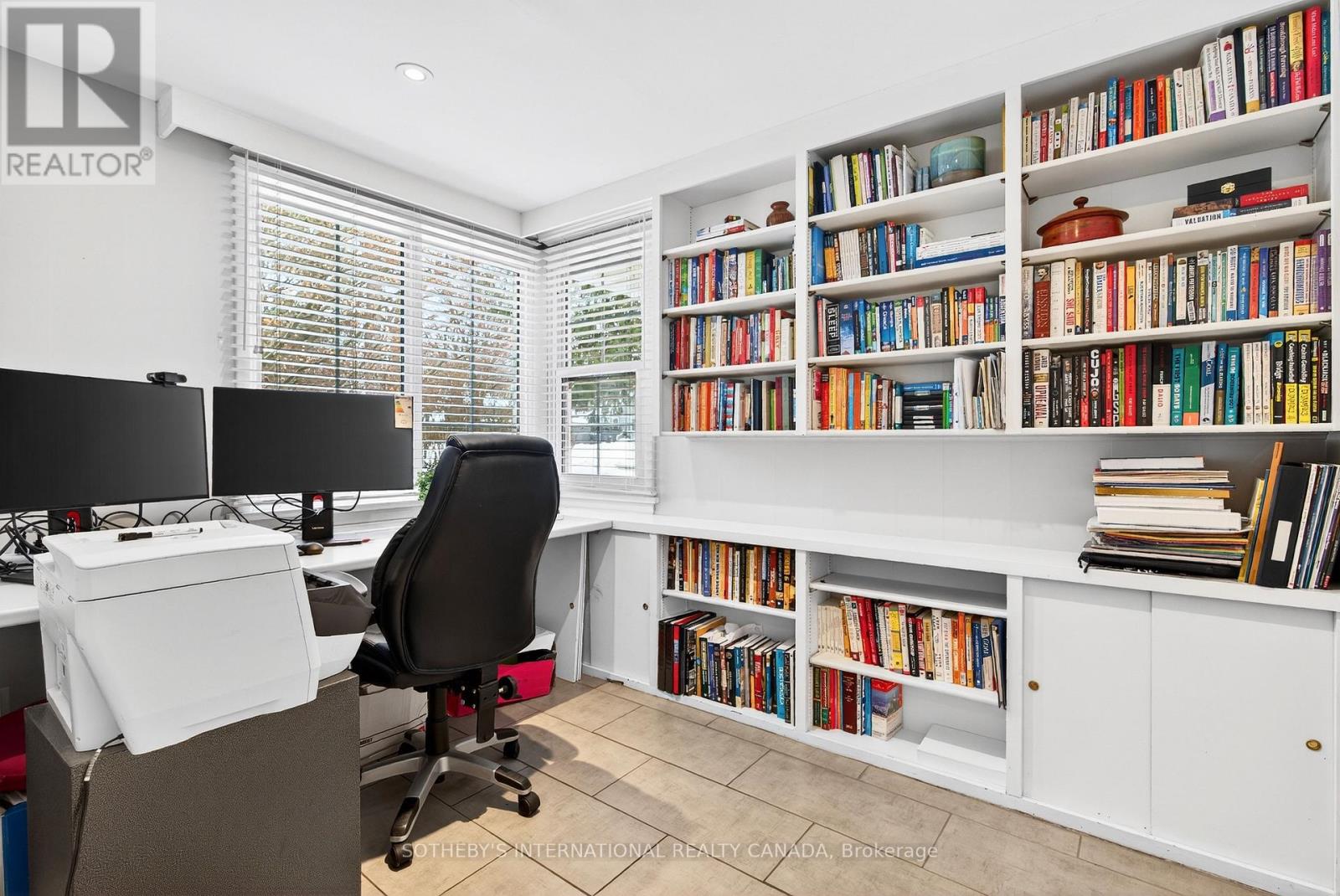 582 Cedar Avenue, Burlington, Ontario  L7T 2R2 - Photo 17 - W12788208