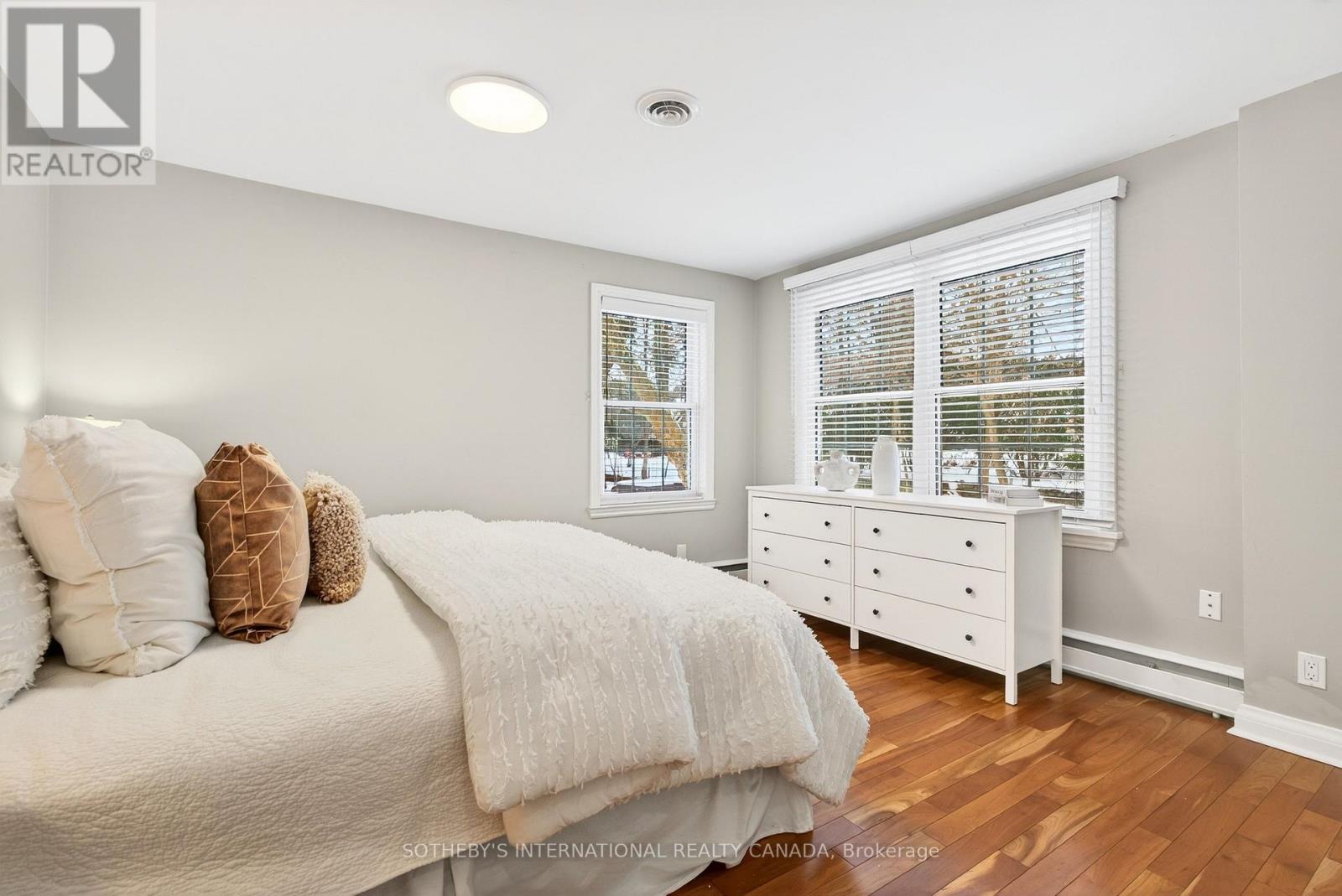 582 Cedar Avenue, Burlington, Ontario  L7T 2R2 - Photo 25 - W12788208