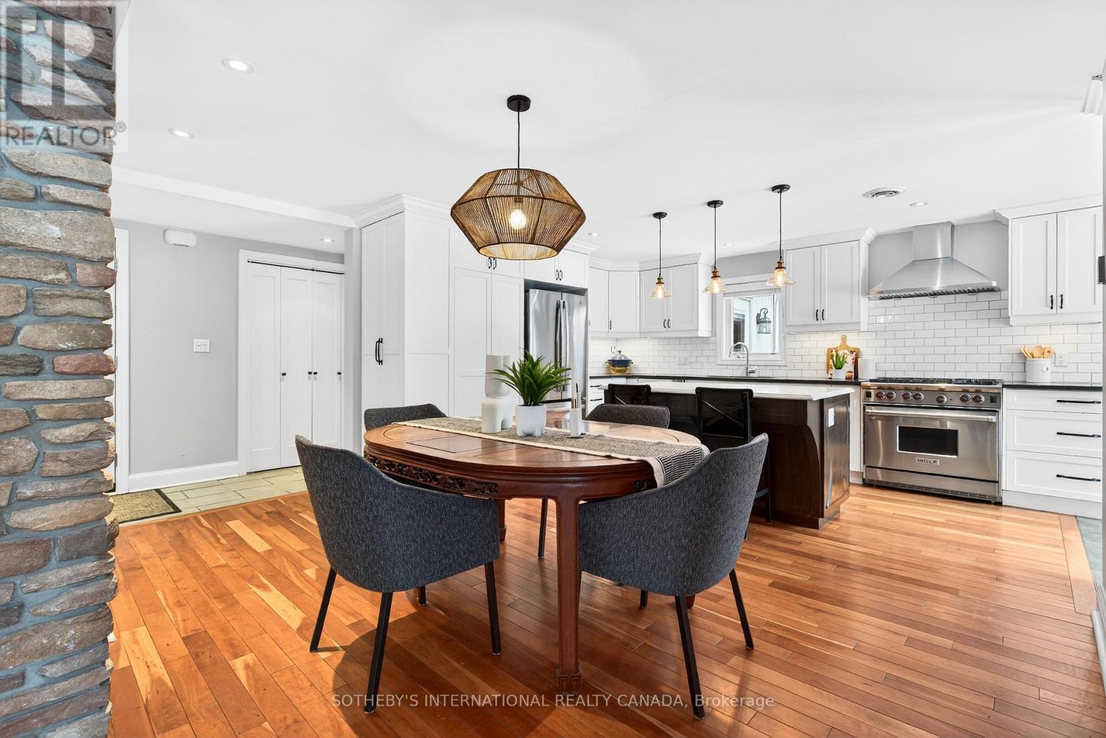 582 Cedar Avenue, Burlington, Ontario  L7T 2R2 - Photo 8 - W12788208