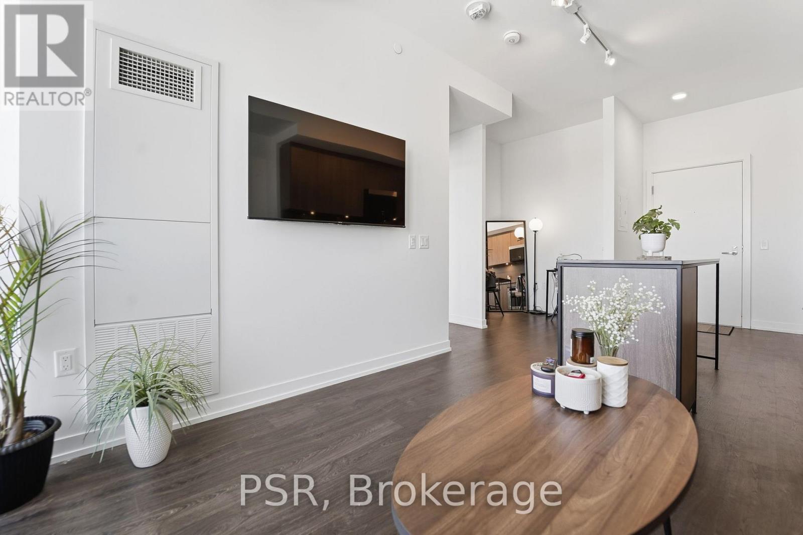 808 - 251 Masonry Way, Mississauga, Ontario  L5H 0B3 - Photo 7 - W12788212