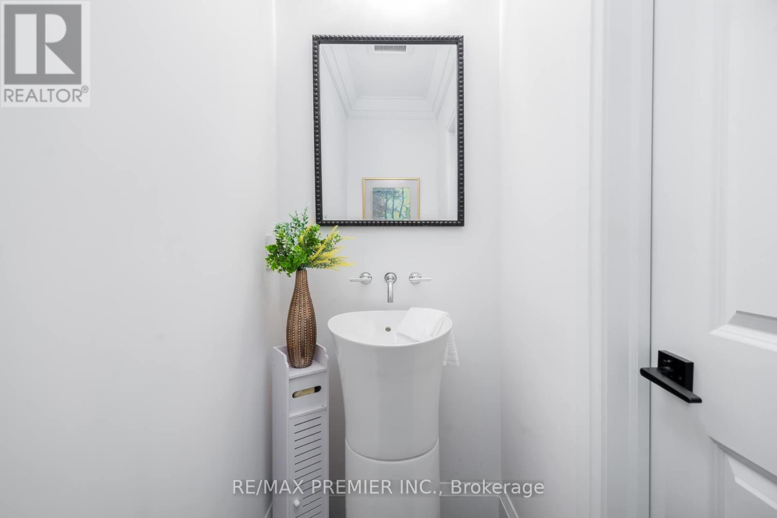 21 Elizabeth Street N, Brampton, Ontario  L6X 1S1 - Photo 17 - W12788216