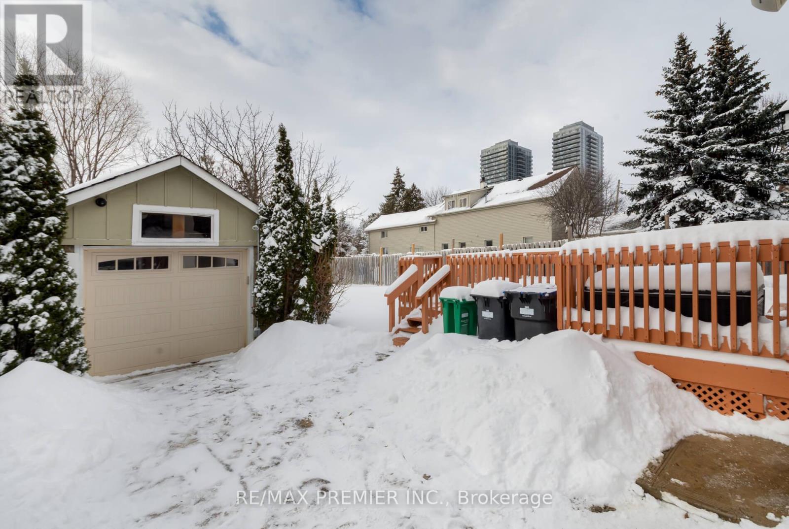 21 Elizabeth Street N, Brampton, Ontario  L6X 1S1 - Photo 37 - W12788216