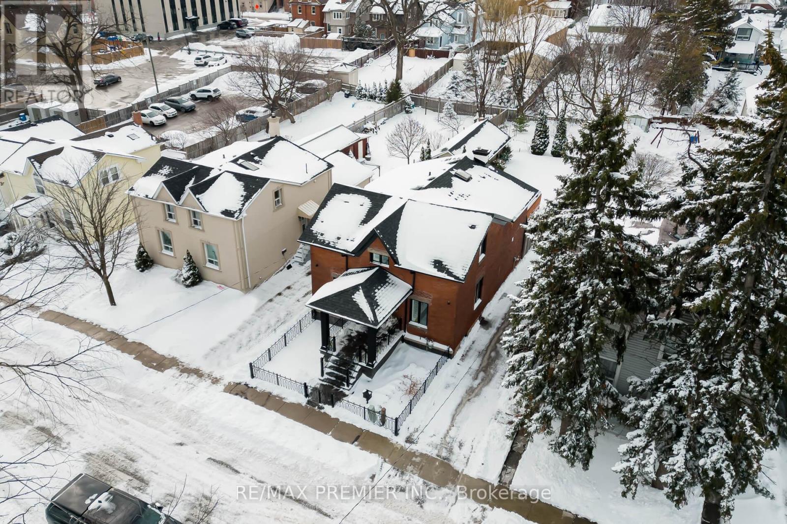 21 Elizabeth Street N, Brampton, Ontario  L6X 1S1 - Photo 48 - W12788216