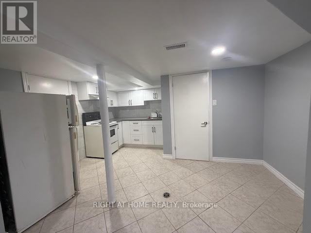 Basement - 12 Felan Crescent, Toronto, Ontario  M9V 3A3 - Photo 11 - W12788220