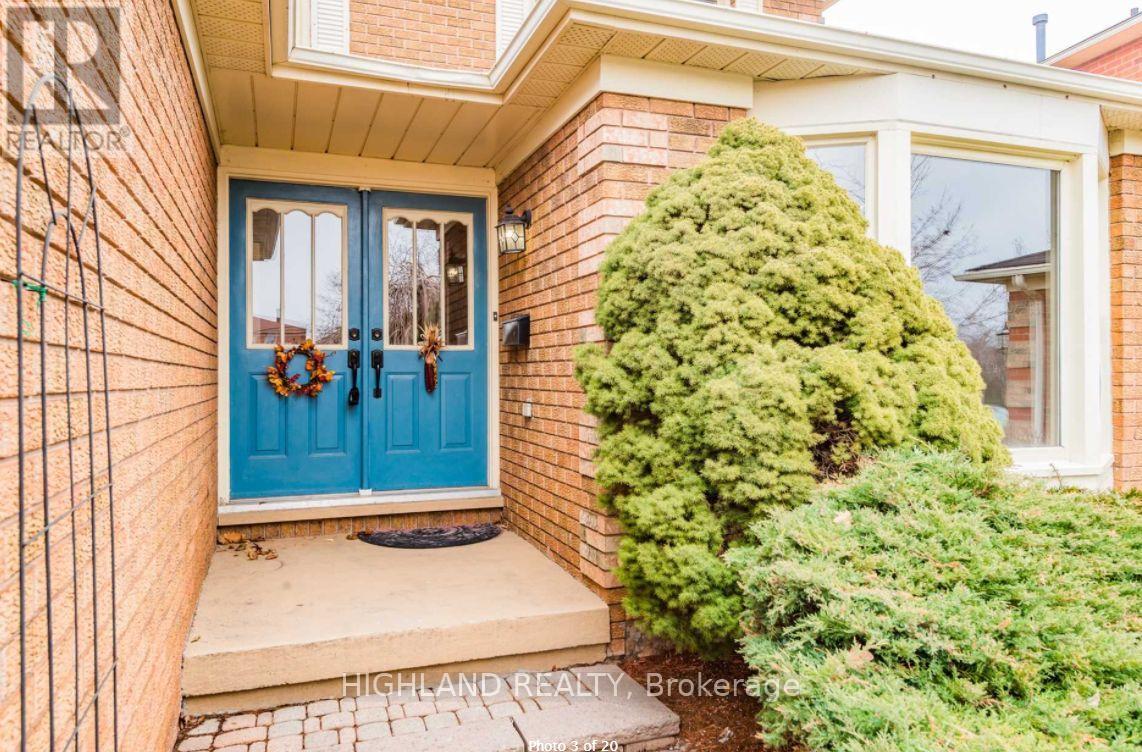 1694 Heritage Way, Oakville, Ontario  L6M 2Z9 - Photo 3 - W12788222