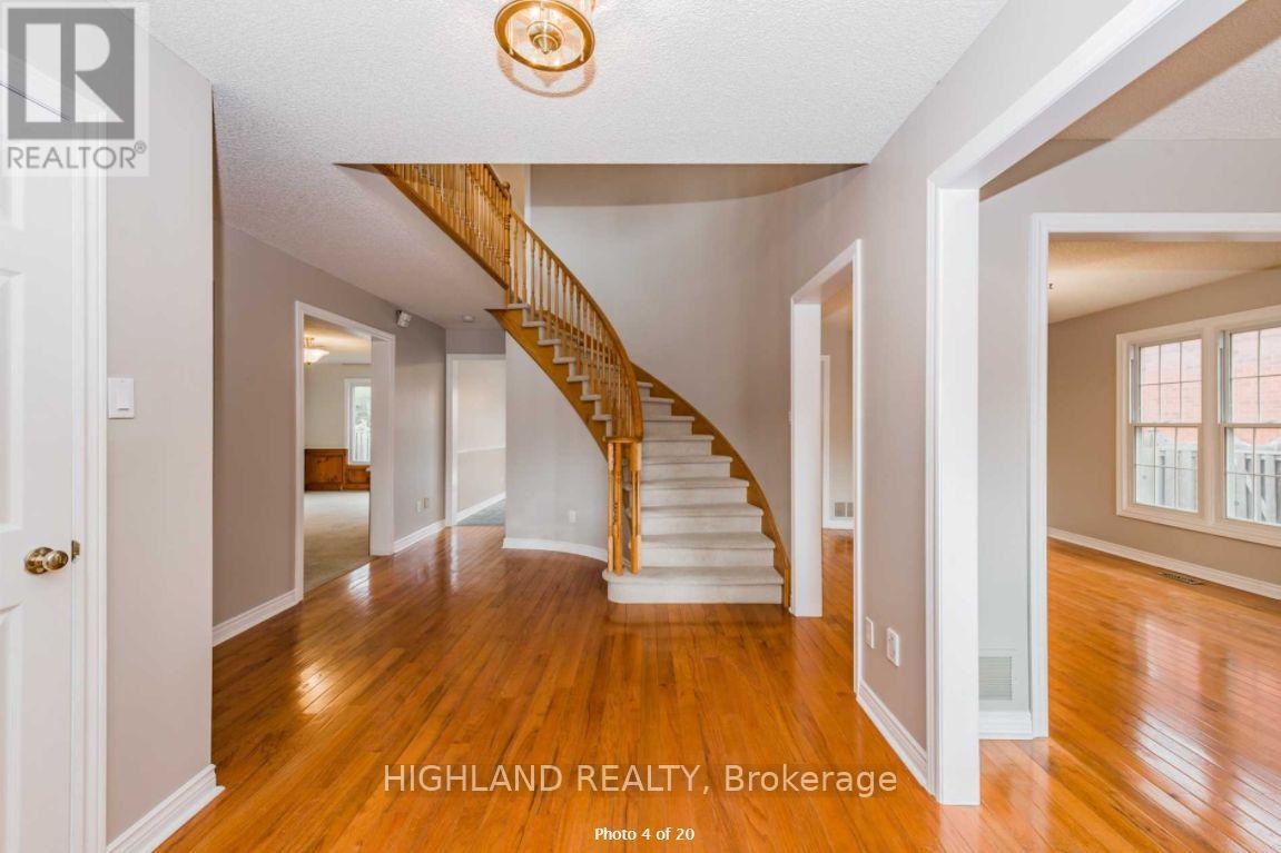 1694 Heritage Way, Oakville, Ontario  L6M 2Z9 - Photo 4 - W12788222