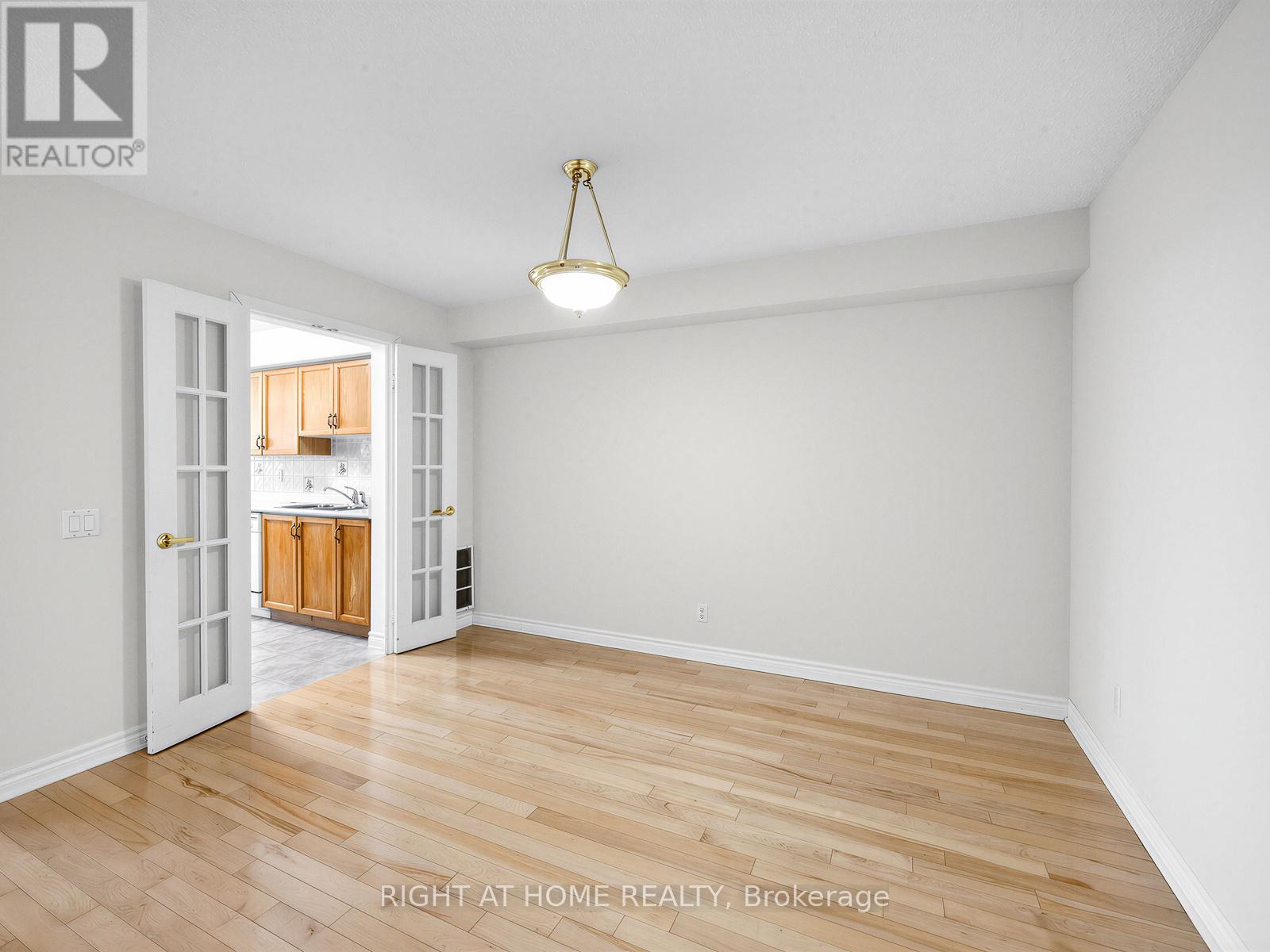 505 - 35 Kingsbridge Garden Circle, Mississauga, Ontario  L5R 3Z5 - Photo 10 - W12788238