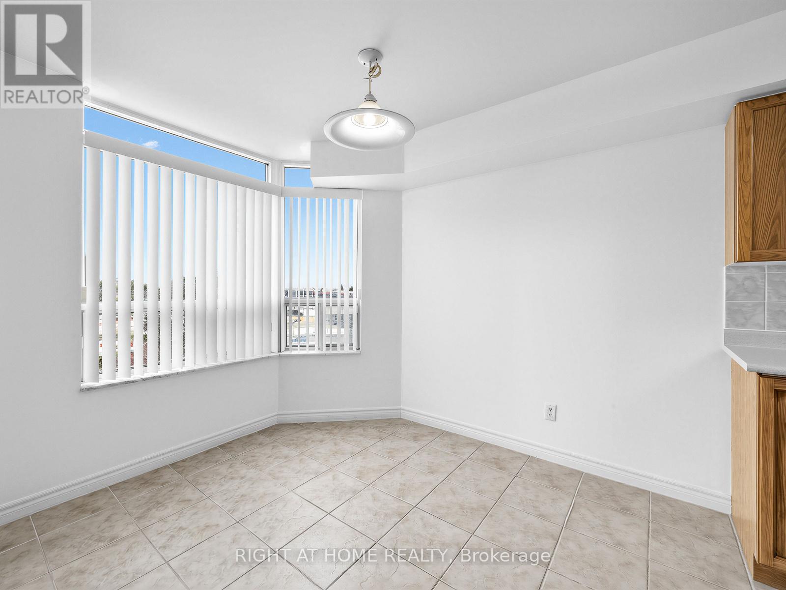 505 - 35 Kingsbridge Garden Circle, Mississauga, Ontario  L5R 3Z5 - Photo 14 - W12788238