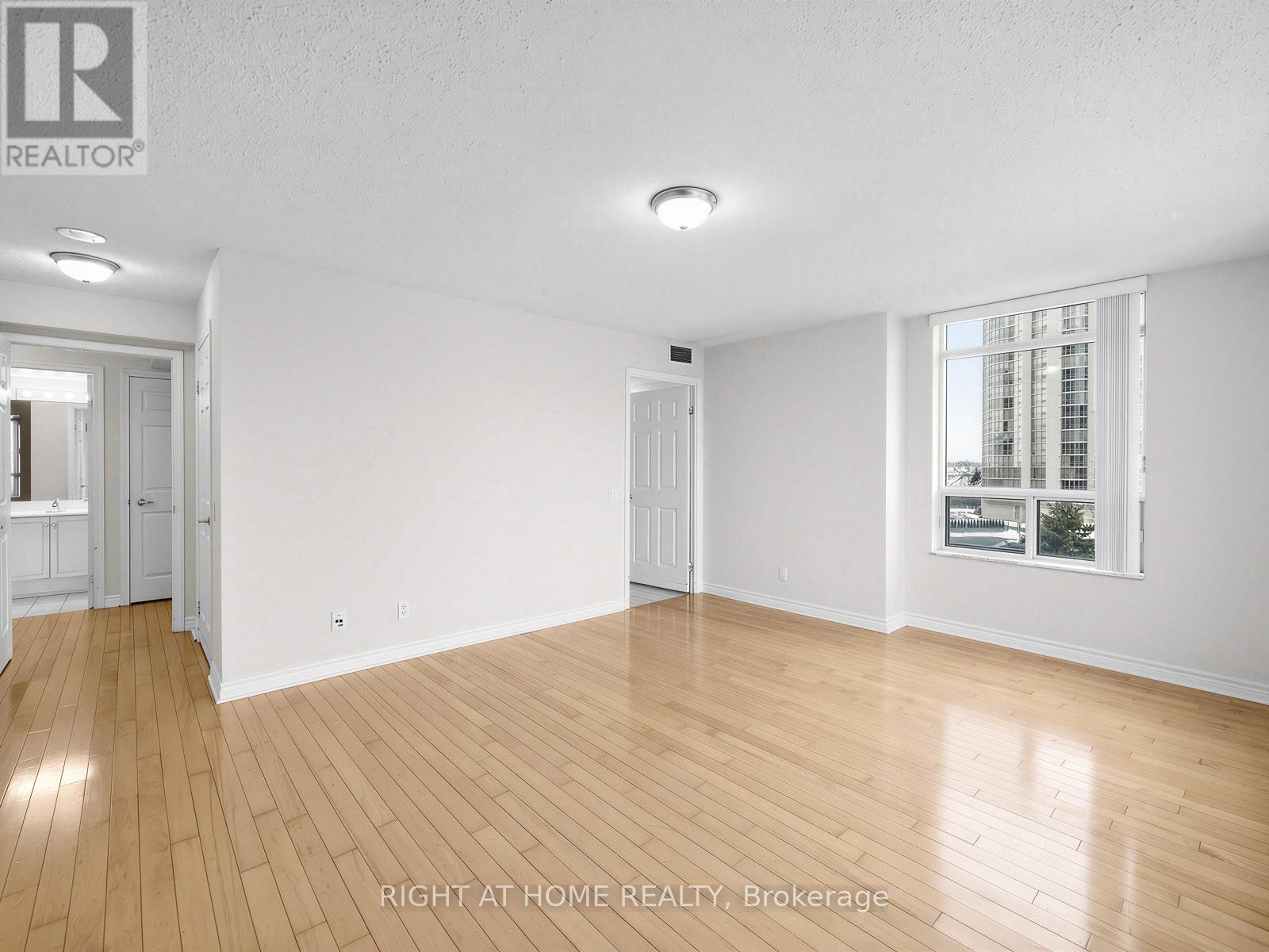 505 - 35 Kingsbridge Garden Circle, Mississauga, Ontario  L5R 3Z5 - Photo 18 - W12788238