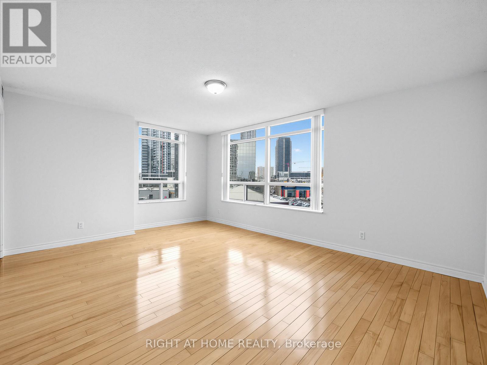 505 - 35 Kingsbridge Garden Circle, Mississauga, Ontario  L5R 3Z5 - Photo 19 - W12788238